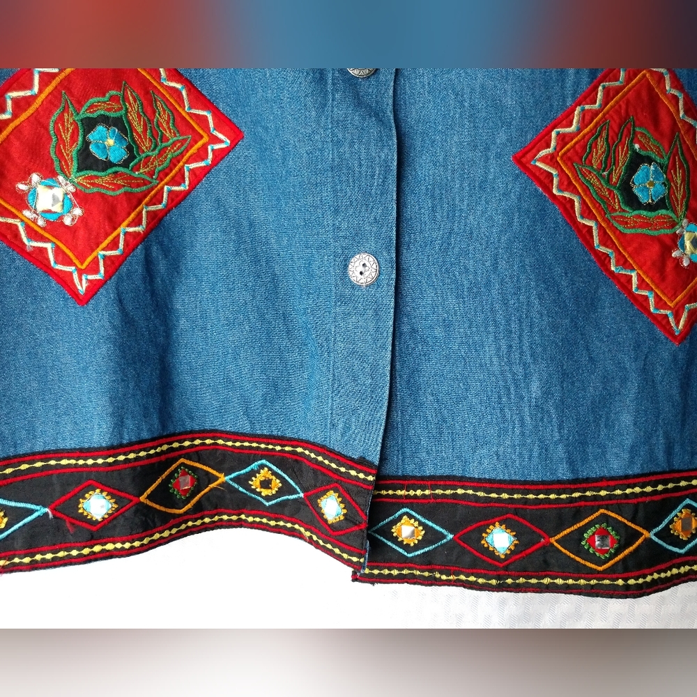 Embellished Denim Shirt Country Southwest Look Women's XL 18  20 Chest 46" - Picture 2 of 6